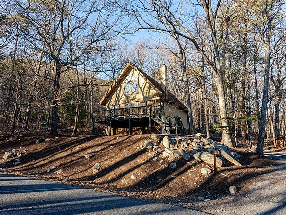 4th image of 240 Congers Ln