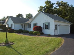 52 Edgewood Dr, Batavia, NY 14020