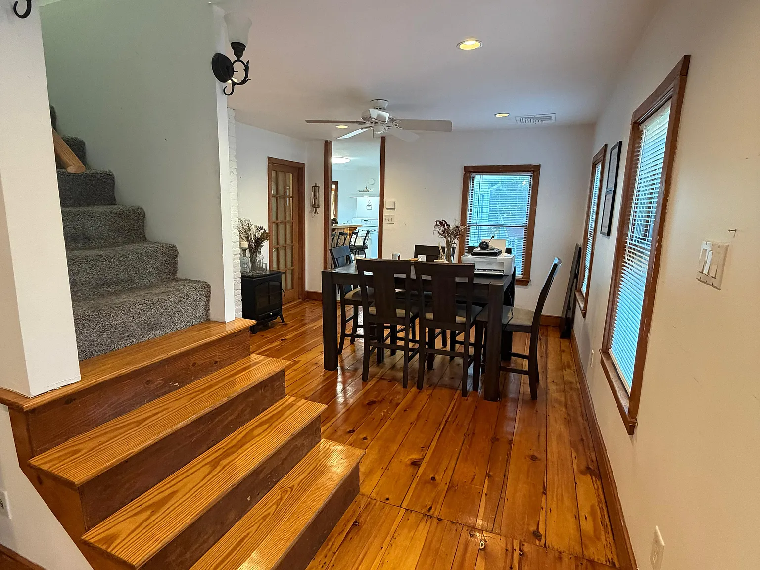 3 bed, 1400 sqft, $3,000 — Photo 2