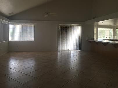 3rd image of 2523 Country Club Dr