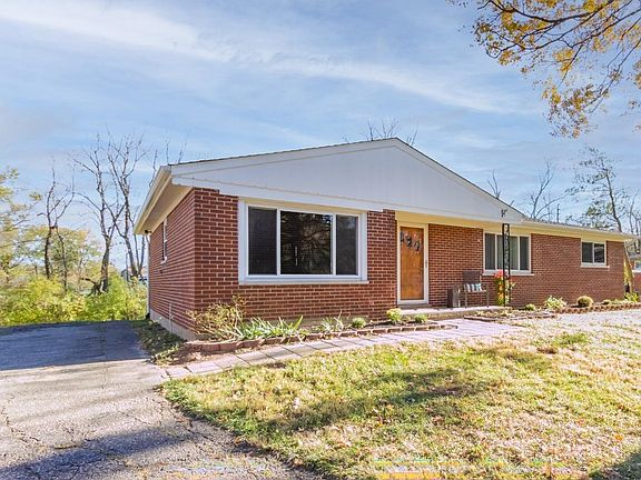 2nd image of 4740 Vicbarb Ln