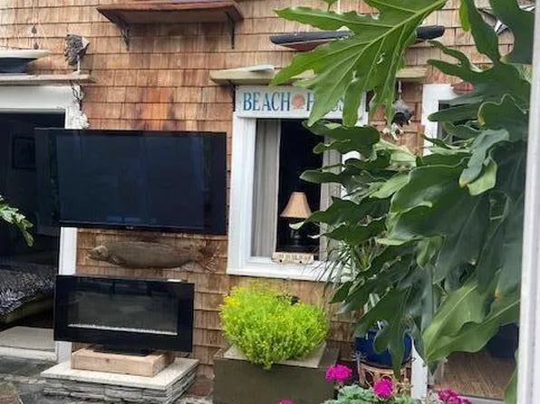 38 Siasconset Drive, Sagamore Beach, MA 02562