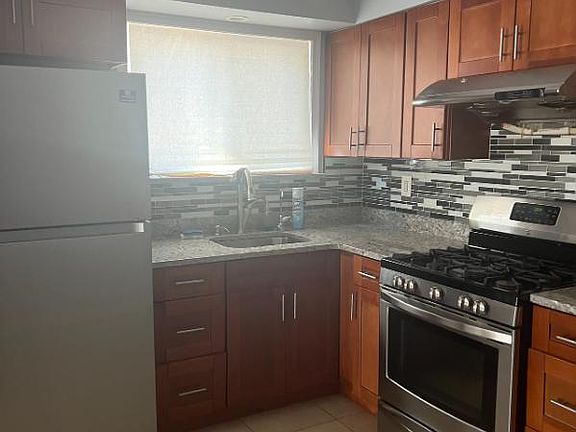 2nd image of 240 Kelly Blvd