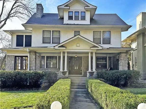 5850 Central St, Kansas City, MO 64113