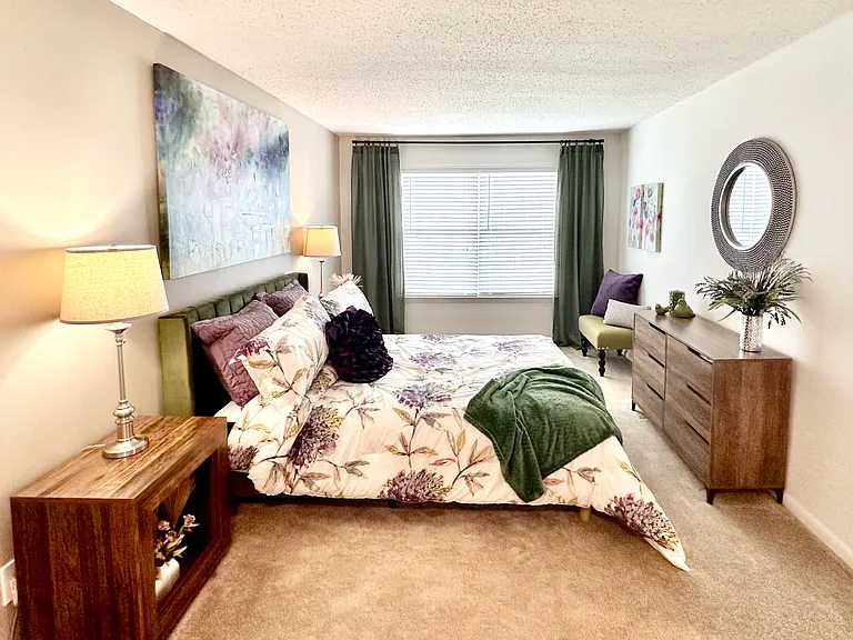 Shoreline Apartments — Photo 17