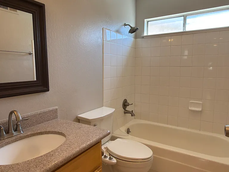 4782 Oyster Bay Dr — Photo 9