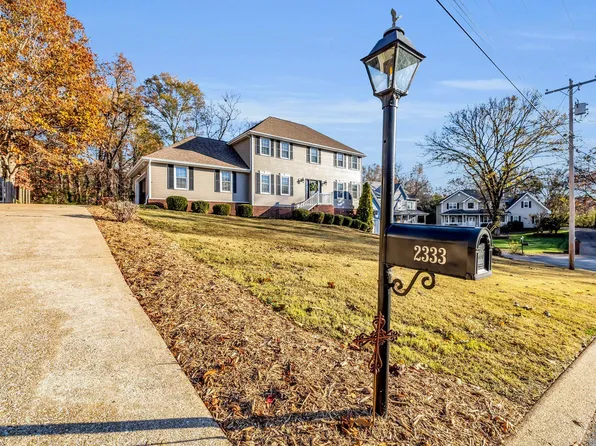 2333 Chimney Hills Dr, Soddy Daisy, TN 37379