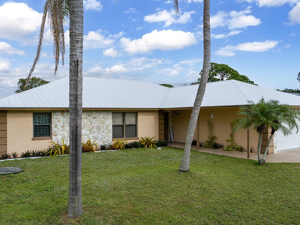 1st image of 455 SE Fallon Drive