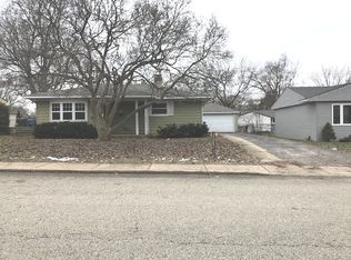 50 Birch St, Carpentersville, IL