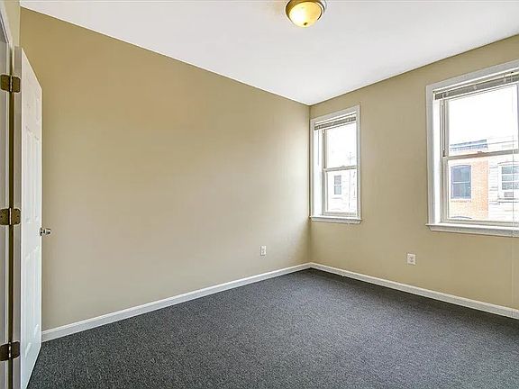 5th image of 711 N Madeira St