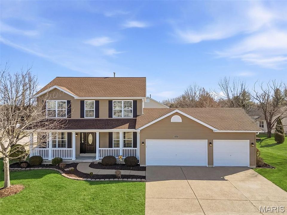 1st image of 135 Emerald Isle Ln