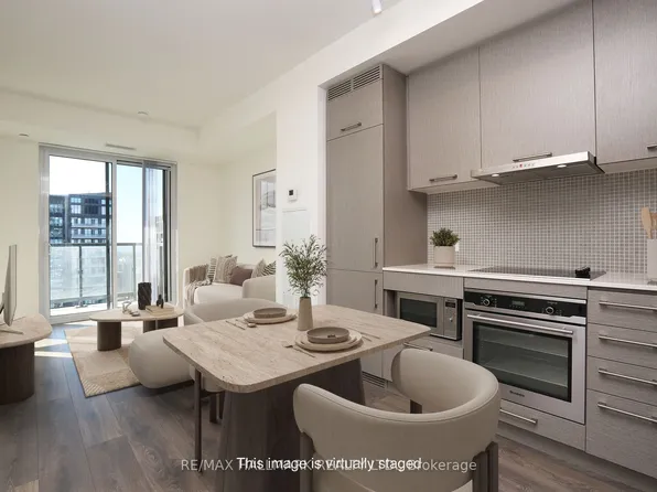 87 Peter St Unit 4216, Toronto, ON M5V 2G4