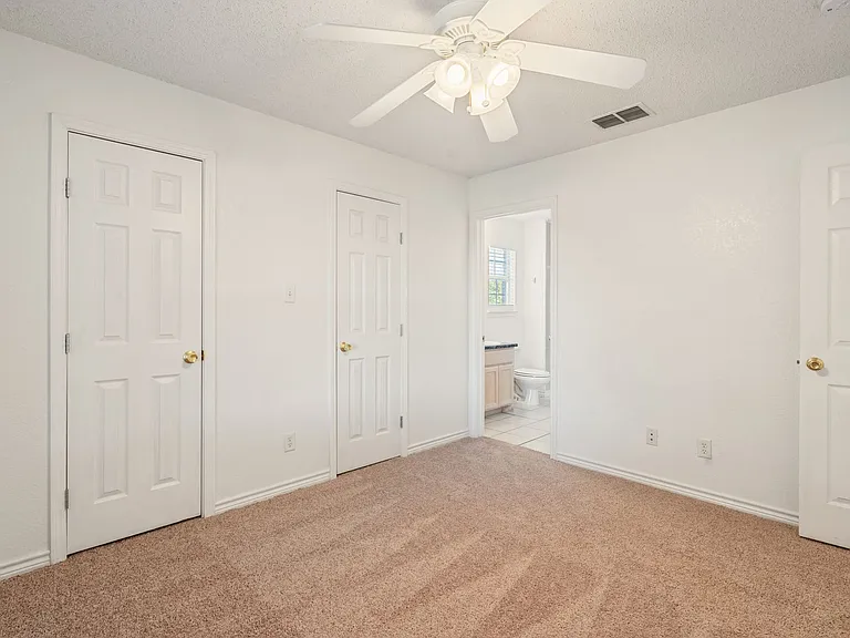 854 Lago Vista Dr — Photo 16