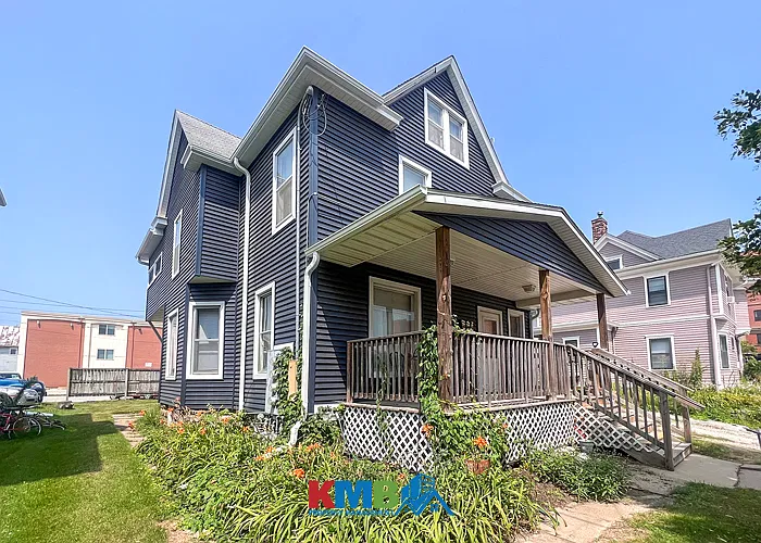 125 N Van Buren St #1