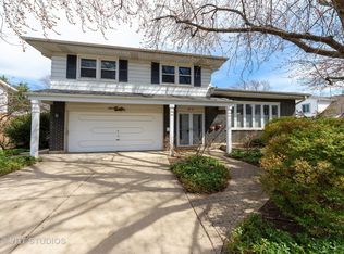 15 N Windsor Dr, Arlington Heights, IL