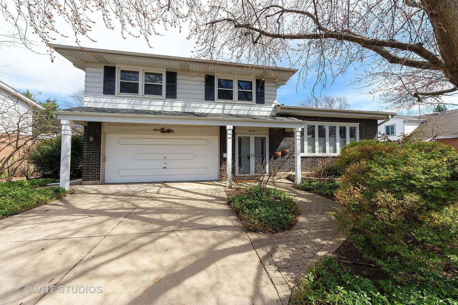 15 N Windsor Dr photo 1