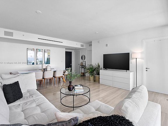 4th image of 1451 Brickell Ave #2205