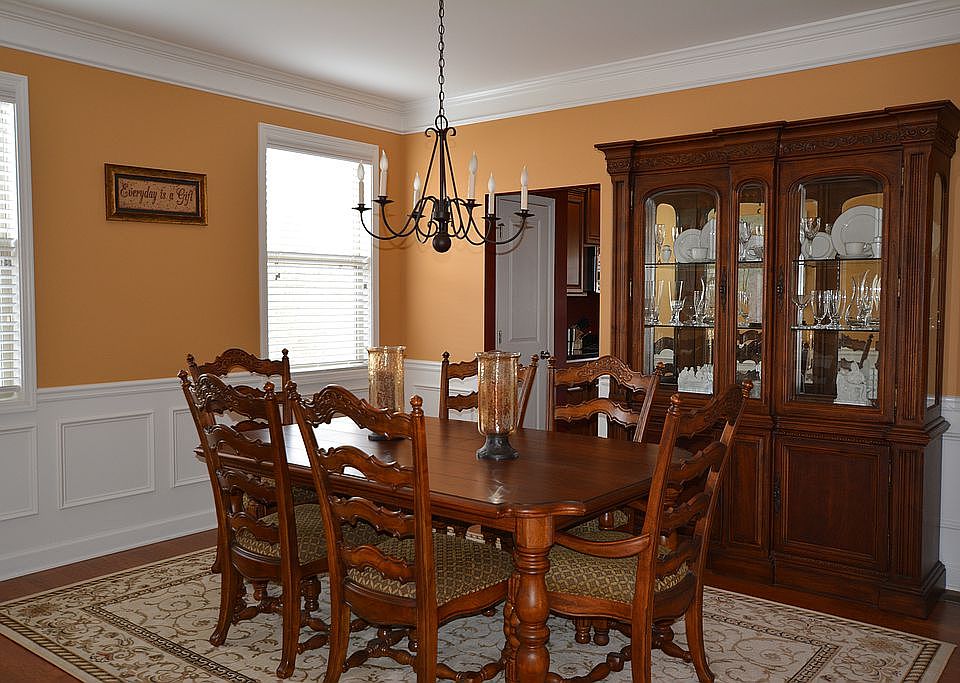 2nd image of 1853 Mirraview Dr NE
