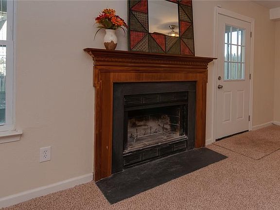 5th image of 3912 Breakwater Dr