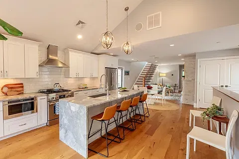 2 bed, 2.5 bath, 1479 sqft, $6,000 — Photo 1