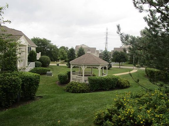 2nd image of 532 Cary Woods Cir