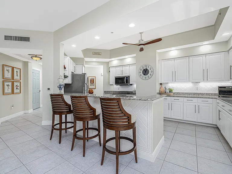 3313 Sunset Key Cir #701 — Photo 21
