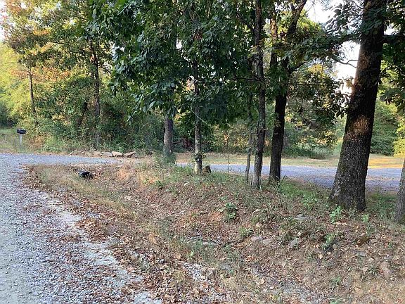 5th image of 148 Wolf Hollow Rd
