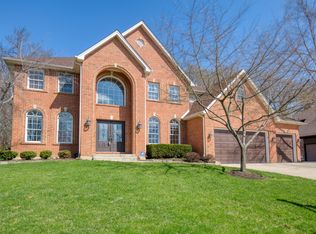 995 Forest Trl, Sugar Grove, IL 60554