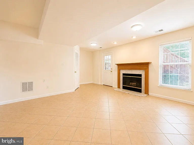 8268 Vermont Pl — Photo 20