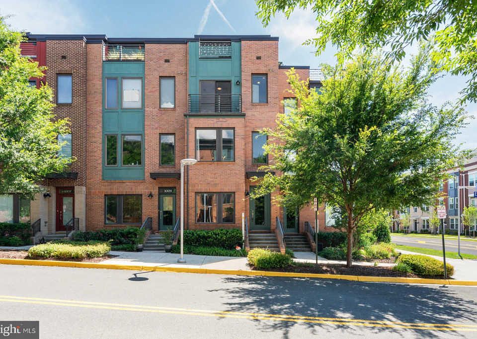1st image of 3011 District Ave