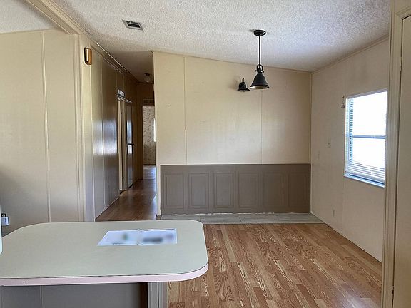 3rd image of 2410 Sandlewood Ln