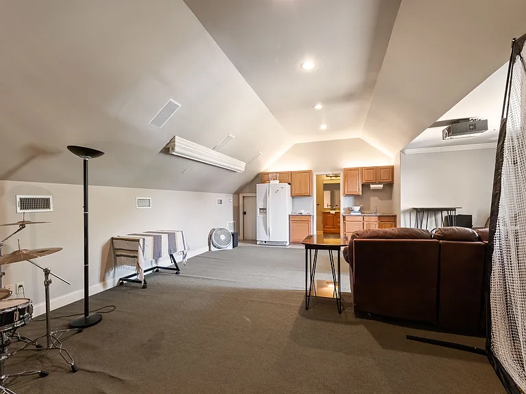 118 W Bayou Pkwy — Photo 5