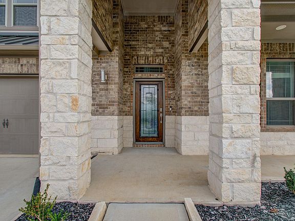 2nd image of 28422 Hannahs Harbor Ln