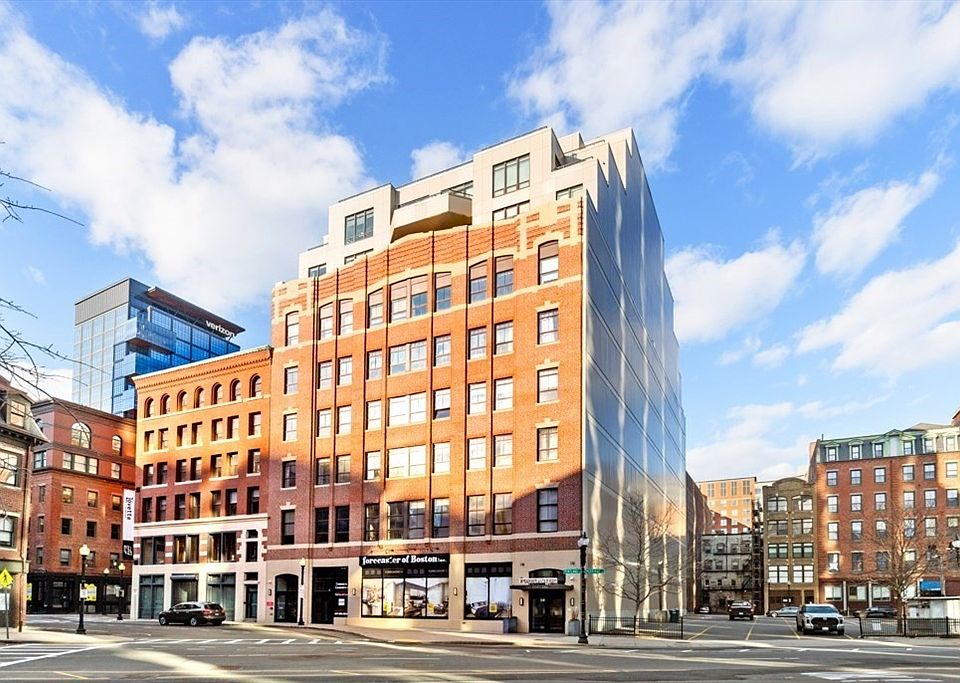 1st image of 121 Portland St Unit 902