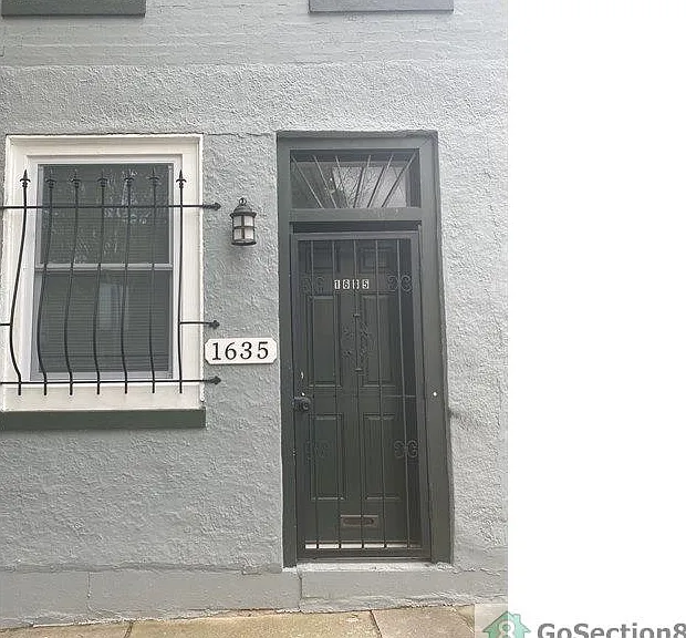 1635 Frederick Ave — Photo 2