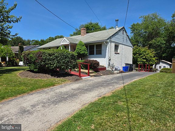 2nd image of 20 Karen Dr