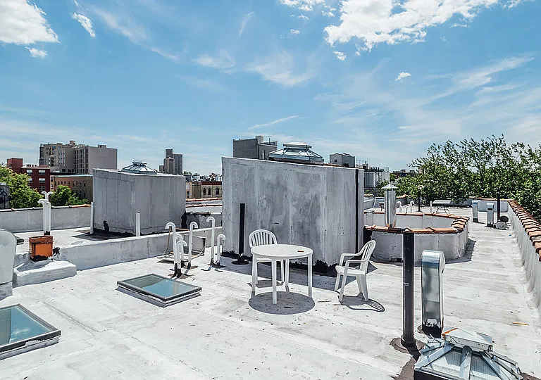 102 Rogers Ave #4 — Photo 32