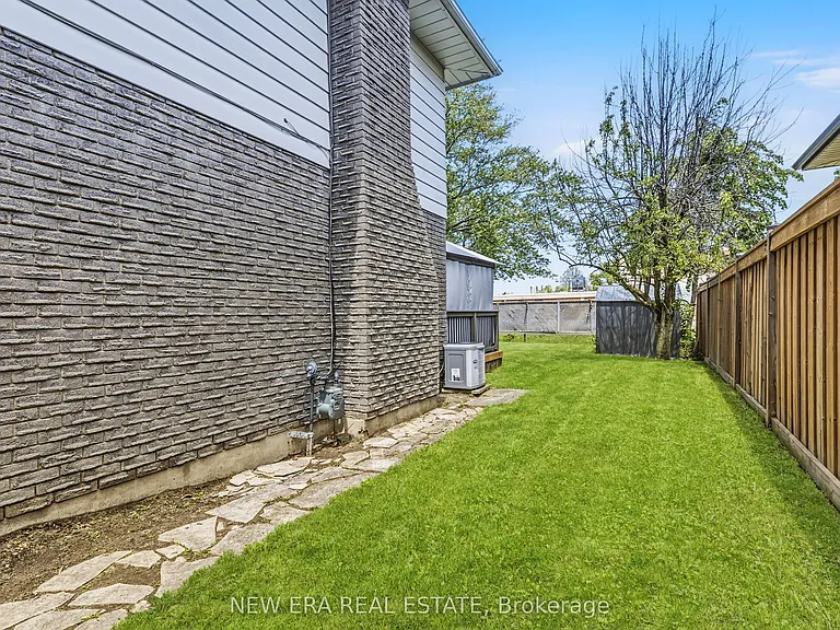 5 Shetland Cres — Photo 33