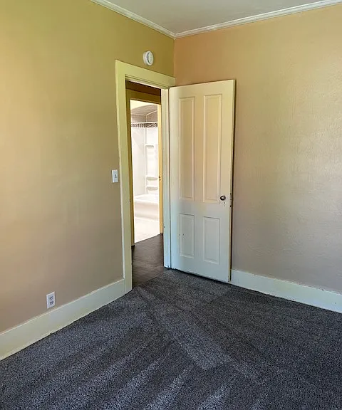 Crown Apartments — Photo 31