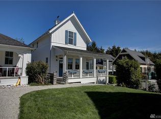 48 Nap Ln, Pacific Beach, WA 98571