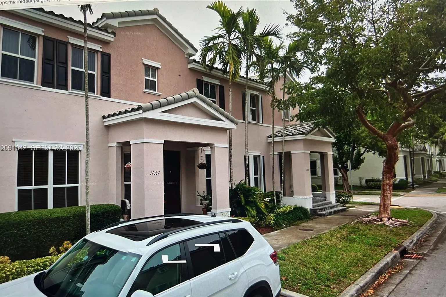 17087 SW 93rd St — Photo 2