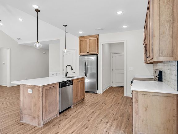4th image of 2728 Bains Rd