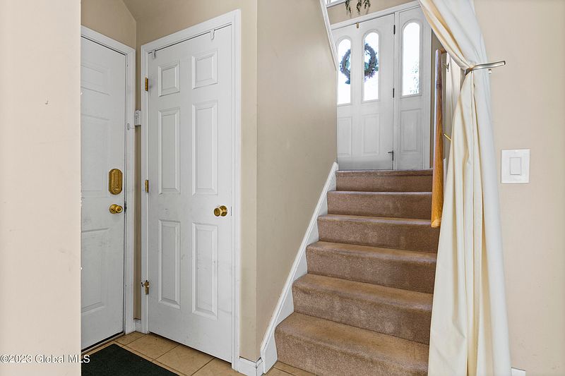 4th image of 216 Daniels Avenue