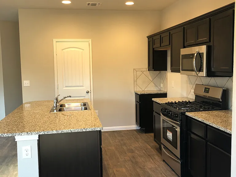 3504 Blazeby Dr — Photo 24