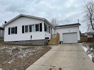 312 Crippen St, Cadillac, MI 49601