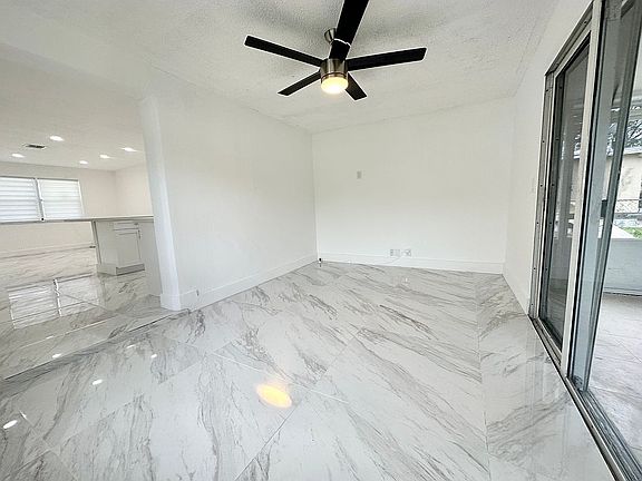 5th image of 7481 Hope St
