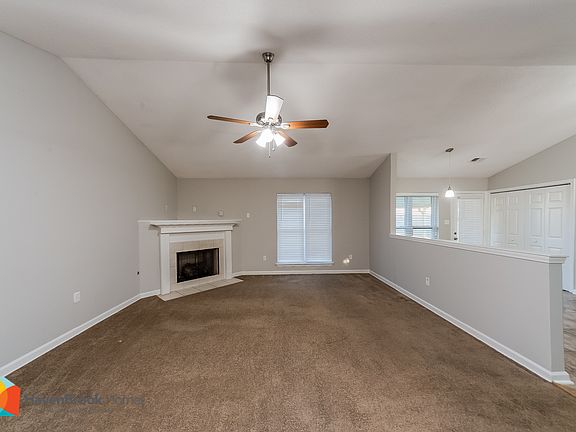 4th image of 8216 Manhatten Dr