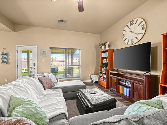 3rd image of 42332 Devall Rd