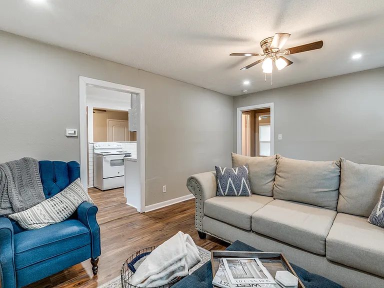 3929 Winfield Ave — Photo 8