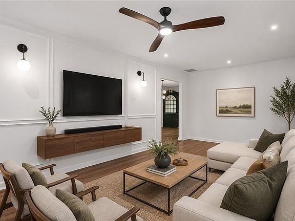5th image of 2918 Santa Monica Dr